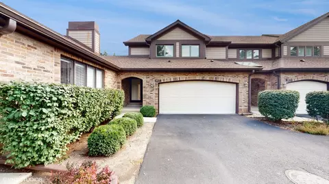 1857 Golf View Dr, Bartlett, IL 60103