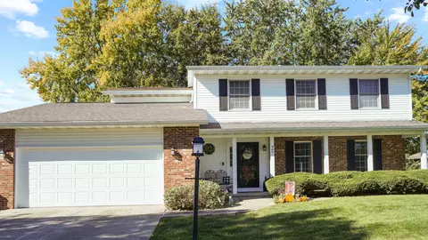 807 Vista Dr, Savoy, IL 61874