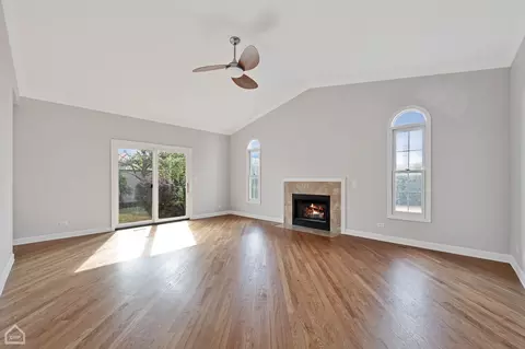 Living - 1815 Monroe, Glenview, IL 60025 photo 5 of 7