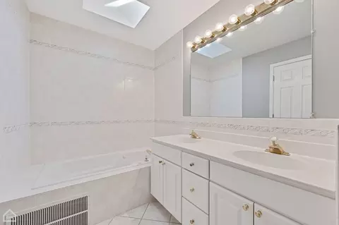 Bath - 1815 Monroe, Glenview, IL 60025 photo 5 of 5