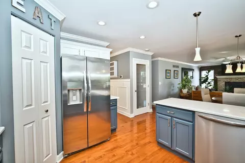 Kitchen - 1703 Manor Oaks Dr, Plainfield, IL 60586 photo 5 of 6