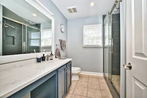 Bath - 1703 Manor Oaks Dr, Plainfield, IL 60586 photo 3 of 9