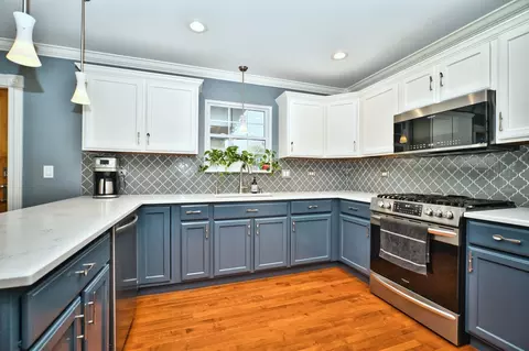 Kitchen - 1703 Manor Oaks Dr, Plainfield, IL 60586 photo 3 of 6