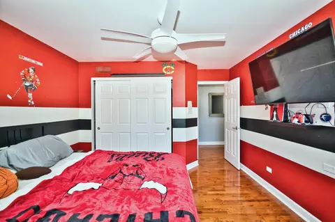 Bedroom - 1703 Manor Oaks Dr, Plainfield, IL 60586 photo 2 of 10