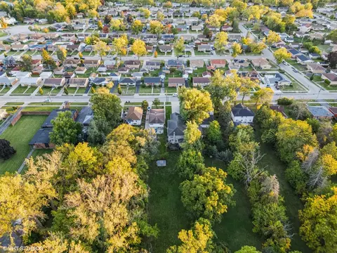 View/Area - 5516 W Hawthorne Ave, Berkeley, IL 60163 photo 8 of 11