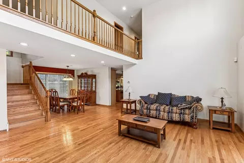 Living - 5516 W Hawthorne Ave, Berkeley, IL 60163 photo 3 of 5