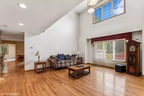 Living - 5516 W Hawthorne Ave, Berkeley, IL 60163 photo 1 of 5