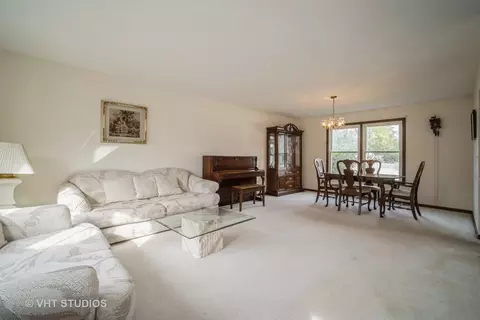 Living - 1090 John Dr, Hoffman Estates, IL 60169 photo 1 of 3