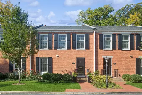 921 Westerfield Dr, Wilmette, IL 60091