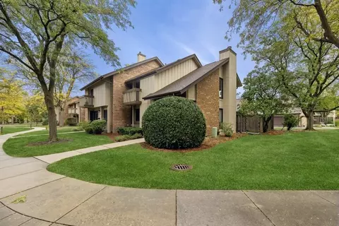 Exterior - 24 Kane Ct, Willowbrook, IL 60527 photo 4 of 4
