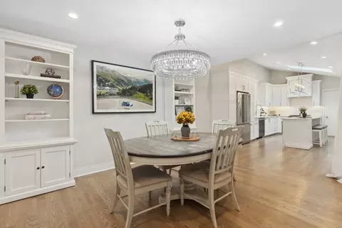 Dining - 24 Kane Ct, Willowbrook, IL 60527 photo 1 of 2