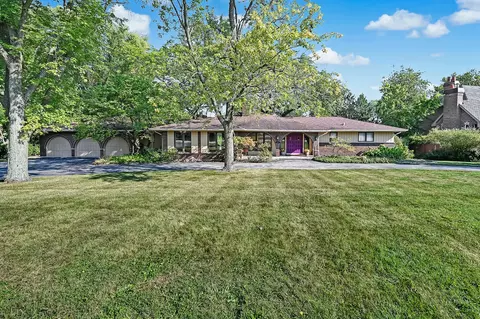 508 Ridgemoor Dr, Willowbrook, IL 60527