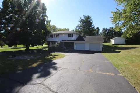 12028 Bowen Pkwy, Roscoe, IL 61073