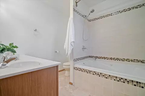 Bath - 41 Holder Way, Bloomington, IL 61704 photo 1 of 3