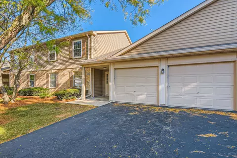 1106 Canterbury Ct #D, Elgin, IL 60120