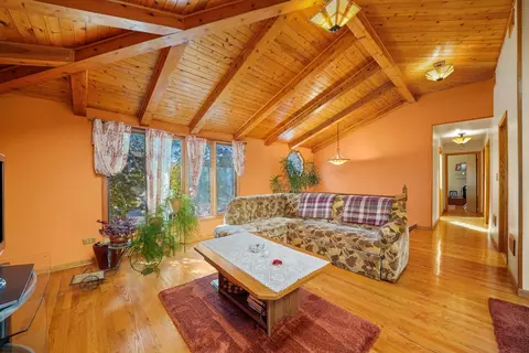 Living - 579 Dawn Ct, Des Plaines, IL 60016 photo 1 of 2