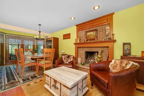 Dining - 579 Dawn Ct, Des Plaines, IL 60016 photo 1 of 3