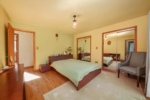 Bedroom - 579 Dawn Ct, Des Plaines, IL 60016 photo 2 of 4