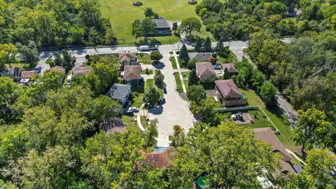 View/Area - 579 Dawn Ct, Des Plaines, IL 60016 photo 4 of 5