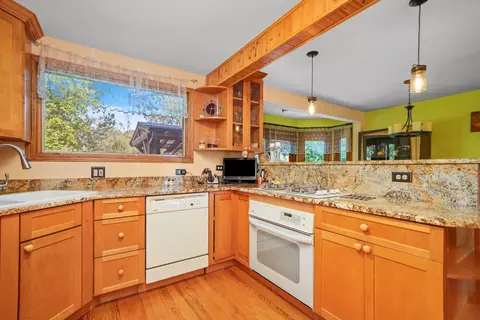 Kitchen - 579 Dawn Ct, Des Plaines, IL 60016 photo 1 of 3