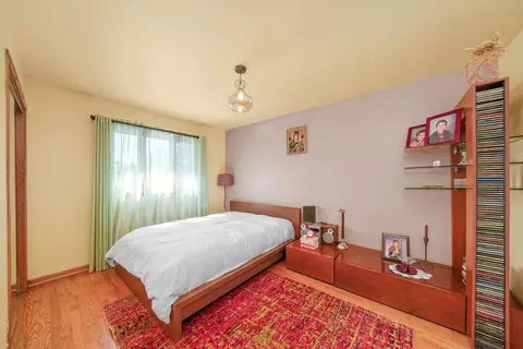 Bedroom - 579 Dawn Ct, Des Plaines, IL 60016 photo 3 of 4