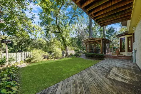 Exterior - 579 Dawn Ct, Des Plaines, IL 60016 photo 2 of 5
