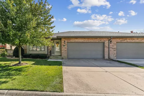1802 Foxwood Dr, New Lenox, IL 60451