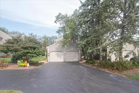 410 White Oak Ln #1181, Lake Barrington, IL 60010