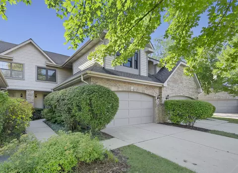 150 Benton Ln, Bloomingdale, IL 60108
