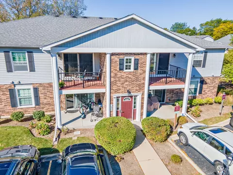 923 Golf Course Rd #7, Crystal Lake, IL 60014