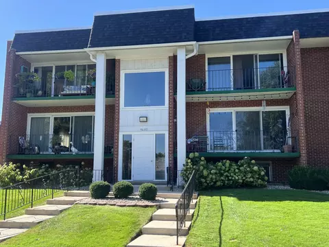 9650 S Komensky Ave #106, Oak Lawn, IL 60453