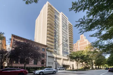 1516 N State Pkwy #7A, Chicago, IL 60610