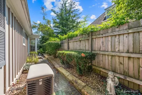 Exterior - 424 W Madison Ave, Wheaton, IL 60187 photo 10 of 10