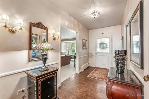 Entry Way - 424 W Madison Ave, Wheaton, IL 60187 photo 1 of 3