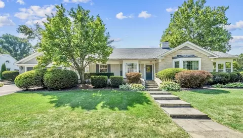 424 W Madison Ave, Wheaton, IL 60187