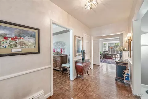 Entry Way - 424 W Madison Ave, Wheaton, IL 60187 photo 2 of 3