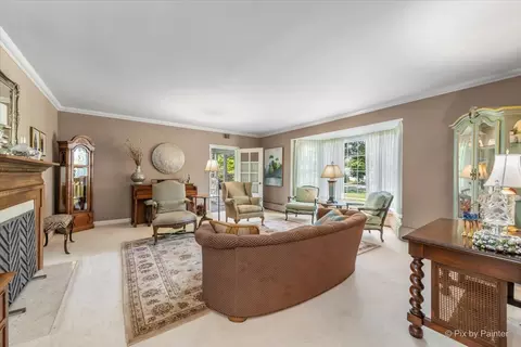 Living - 424 W Madison Ave, Wheaton, IL 60187 photo 1 of 3