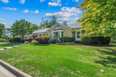 Exterior - 424 W Madison Ave, Wheaton, IL 60187 photo 3 of 10