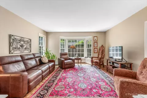 Living - 424 W Madison Ave, Wheaton, IL 60187 photo 3 of 3