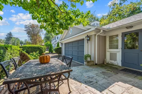 Exterior - 424 W Madison Ave, Wheaton, IL 60187 photo 4 of 10
