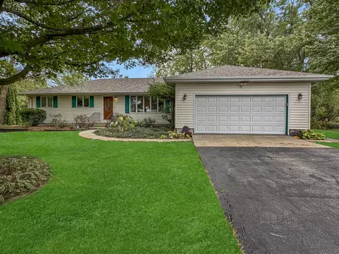 13610 E 10500n Rd, Grant Park, IL 60940