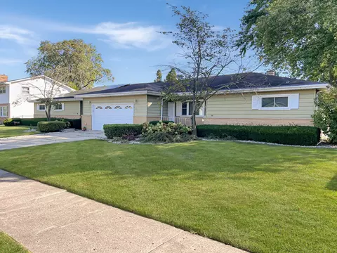 2233 2231 Yeoman St, Waukegan, IL 60087