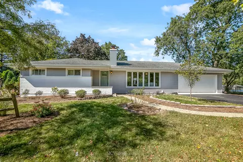8 S620 Boundary Hill Rd, Naperville, IL 60565