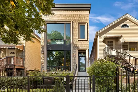 1912 W Erie St, Chicago, IL 60622