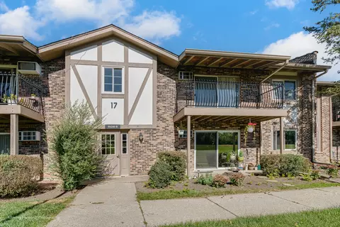 9 S240 Lake Dr #17B-206, Willowbrook, IL 60527
