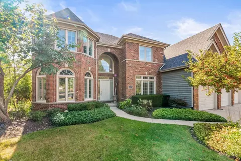 2225 Sutton Dr, South Elgin, IL 60177