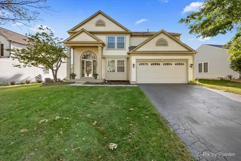 2347 Nantucket Ln, Elgin, IL 60123