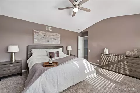 Bedroom - 2347 Nantucket Ln, Elgin, IL 60123 photo 3 of 6