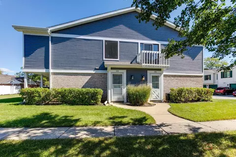 388 Pierce Ct, Vernon Hills, IL 60061