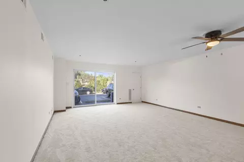 3265 Kirchoff Rd #127, Rolling Meadows, IL 60008 photo 3